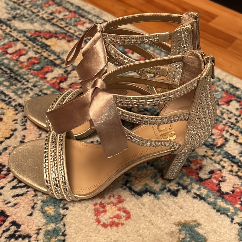 Heels - Picture 2 of 4
